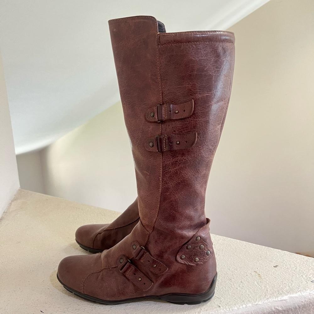 Gomma women sz 8 Brown leather knee-high boots buckle details made in Italy